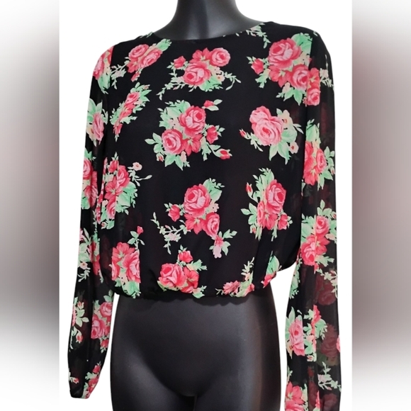 GUESS | ROSESROSESROSES 🌹 Sheer Long Sleeve Cropped Top & Open V Back Medium - Picture 5 of 10